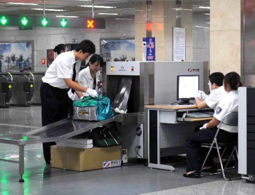 بازرسی ایکس ری در متروهای پکن