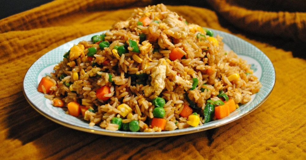 غذای چینی برنج سرخ شده