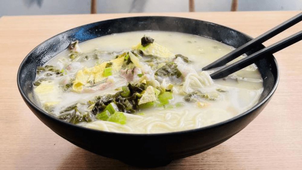 سوپ نودل ماهی کروکر زرد از بهترین غذاهای محلی شانگهای